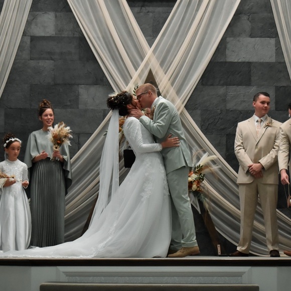 πΈ Meet your Posher, Abby πΈ - Picture 4 of 12